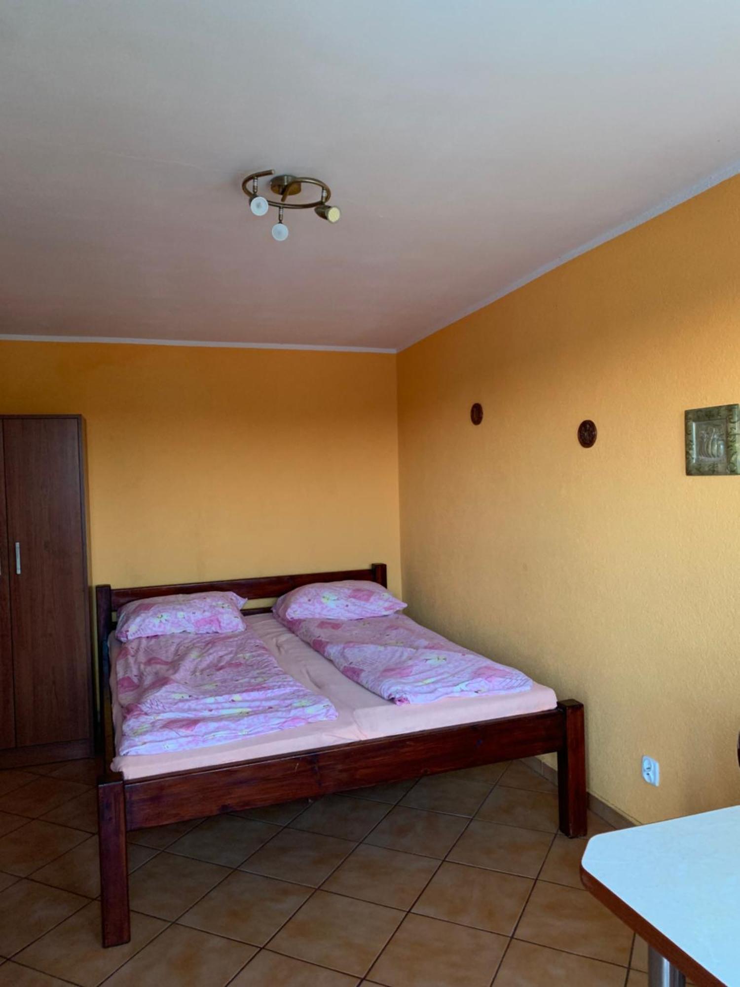 Apartamenty I Pokoje Z Widokiem Na Jezioro Wielewskie Exterior photo