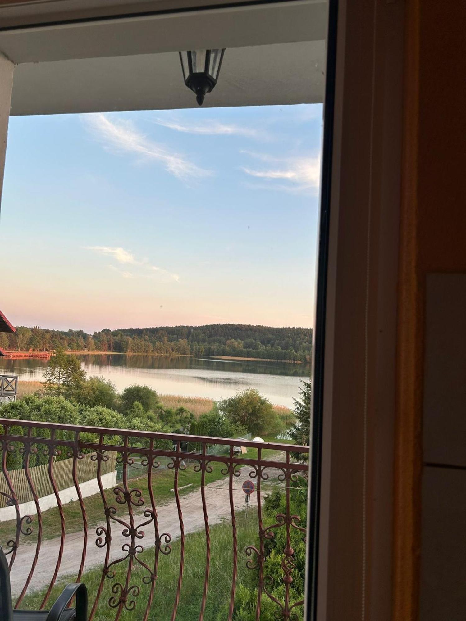 Apartamenty I Pokoje Z Widokiem Na Jezioro Wielewskie Exterior photo